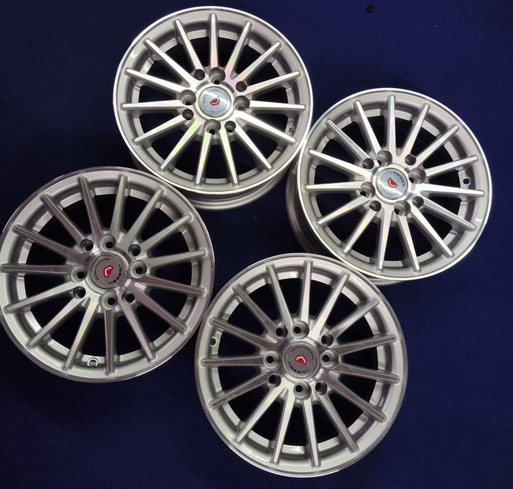 13 INCH VOSSEN 4X100 SILVER